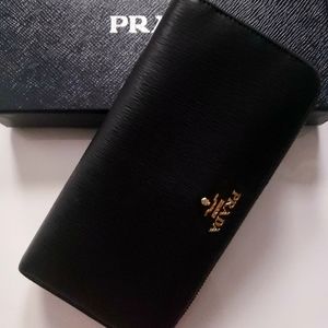 EUC Prada Zippy Wallet